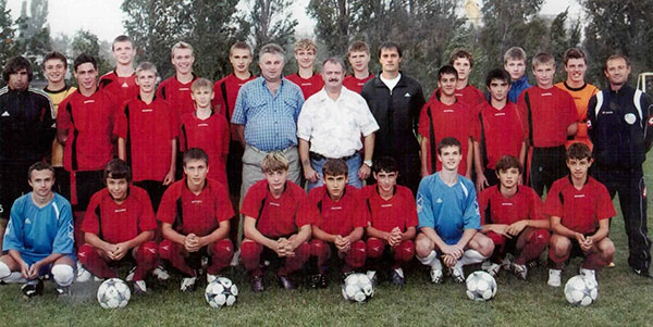 Команда 1995 г.р. с руководством. Верхний ряд слева-направо Шутов А., Братан И., Репенков Е.,Дранов С., Солодов А.