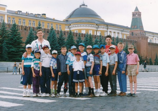 Детство. На турнире в Москве. Я самый маленький в центре.