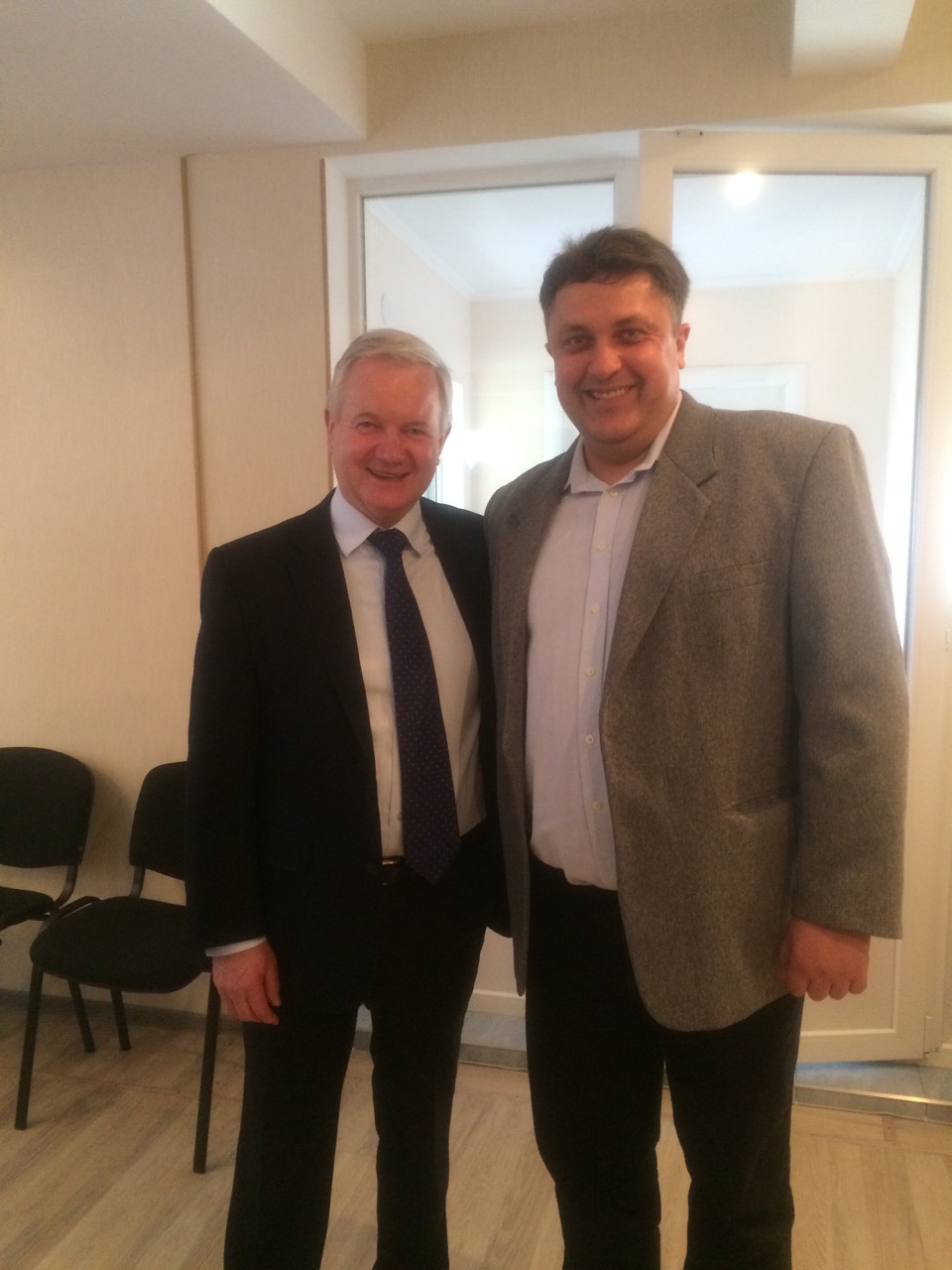 С Франтишеком Лауринецом, куратором КФС от УЕФА.