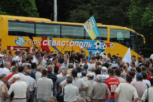 Презентация автобуса на площади Нахимова.