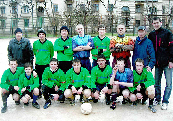 Команда Стрела 2005 г. Крайний слева в верхнем ряду тренер Ю.Ф.Бродецкий