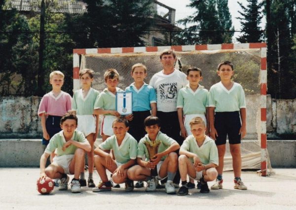 Команда СШ№12 1987 года рождения 2 место в Первенстве Севастополя по мини-футболу. 1997 г.