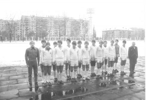 Г.Г.Судаков со сборной командой 1965 г.р. в Киеве на матче городов-героев.