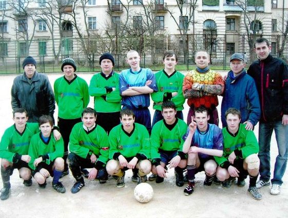 Команда Стрела 2005 г. Крайний слева в верхнем ряду тренер Ю.Ф.Бродецкий