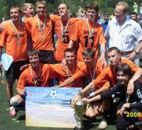 Победители чемпионата дворового футбола 2008 г. на Кубок В. Саратова
