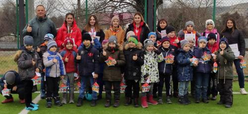 С подарками от шефов.