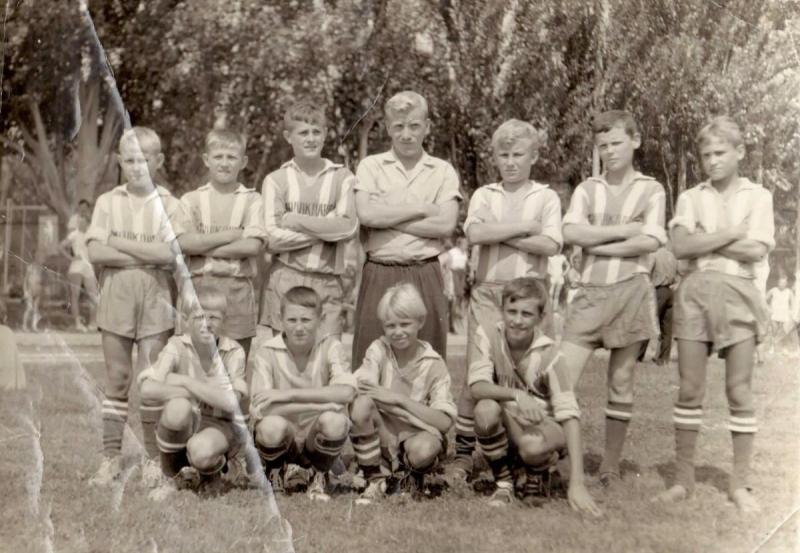 Быков Н. А. Детская команда Балаклавец 1956 - 1957 годов рождения...