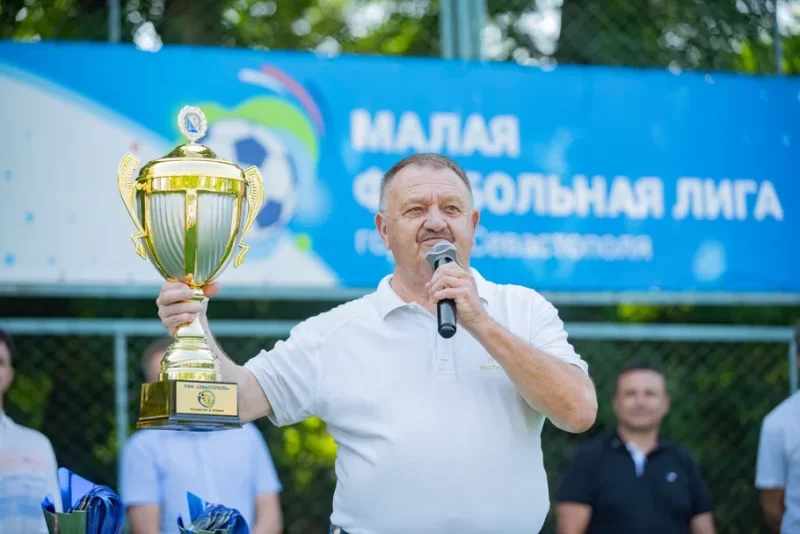 Вручение кубка Потомству в пример!