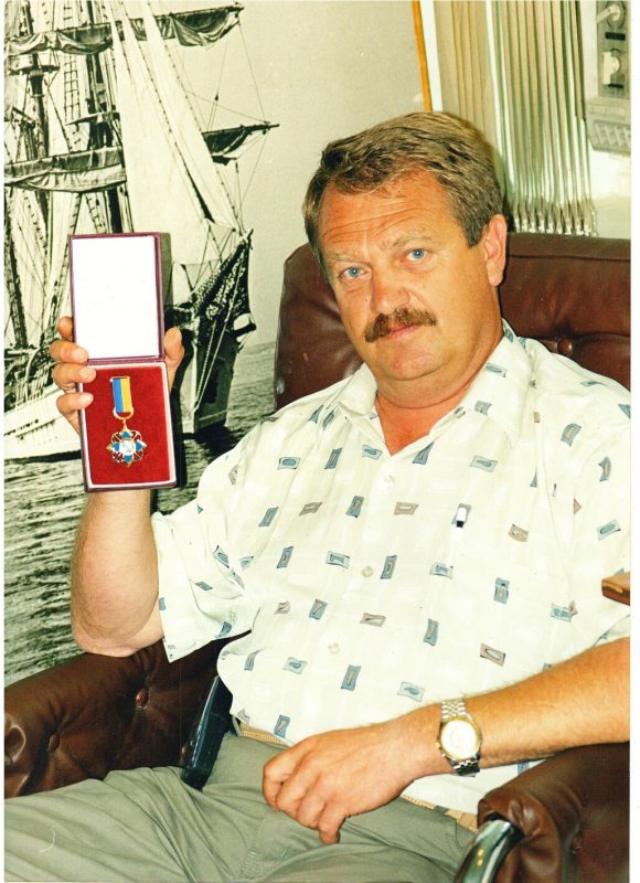 С Почетным знаком За заслуги перед Городом - героем Севастополем 1