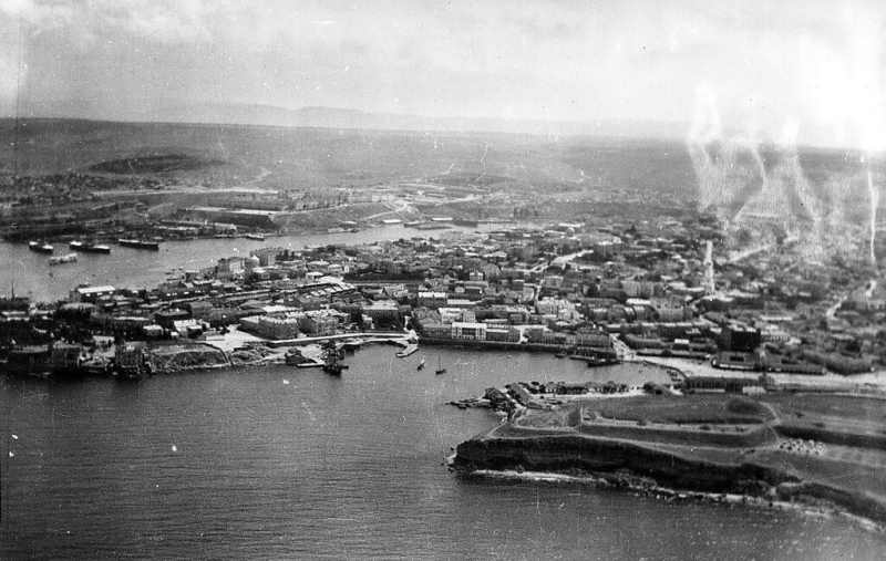 Мыс Хрустальный, Артбухта и центр города