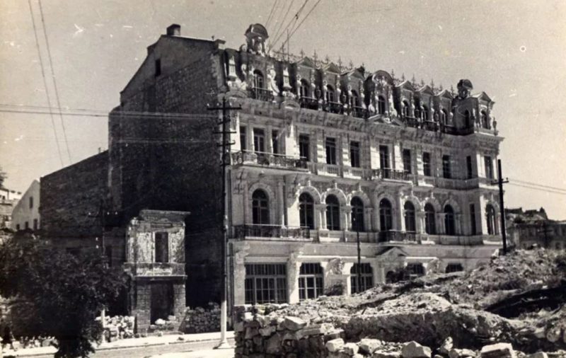 1944 г. Разрушенное здание картинной галереи на проспекте Нахимова