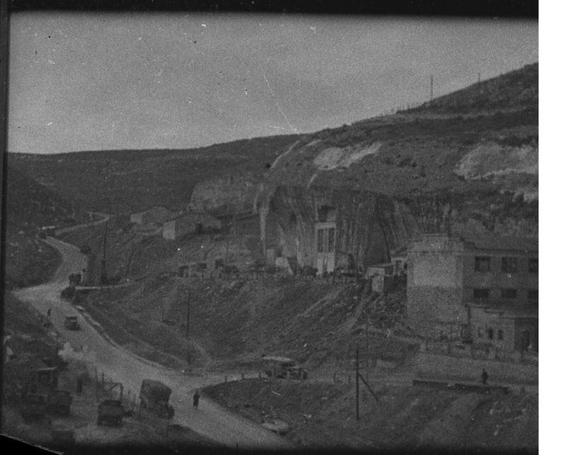 Дорога на Севастополь через Каменоломный овраг. (через Шампаны). 1942 год.
