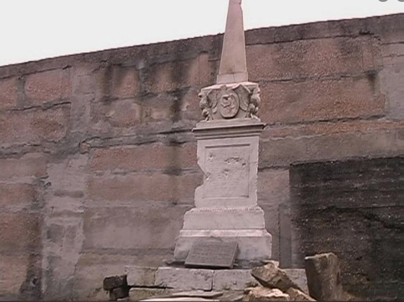 Памятник солдатам - евреям оборонявшим Севастополь на Северной стороне