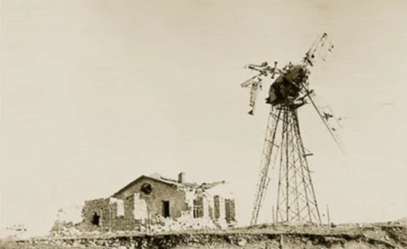 Ветроэлектростанция на Караньских высотах у Балаклавы. 1942 год.