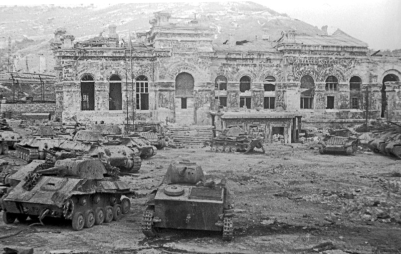 ЖД вокзал. Май 1944 г.