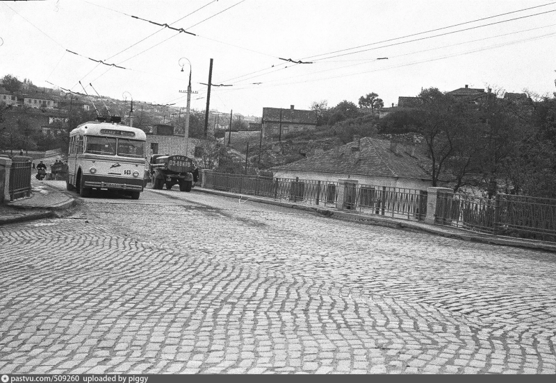 Мост у железнодорожного вокзала. 60-е годы