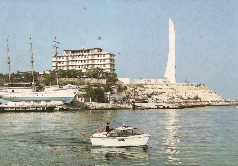 Мыс Хрустальный начало 70-х.