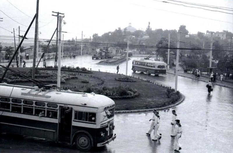 Площадь Ушакова. Начало 1950-х годов. Здания Матросского клуба еще нет!