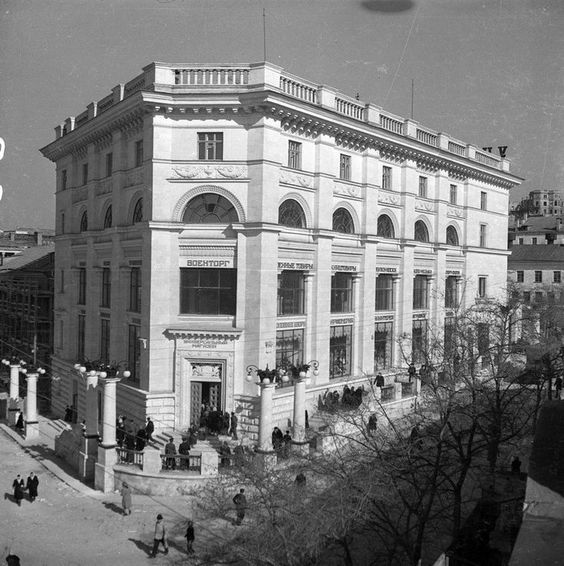 Дом Аненкова. Ныне ЦУМ
