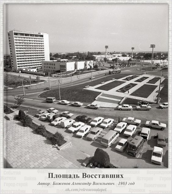 Гостиница Крым и площадь Восставших