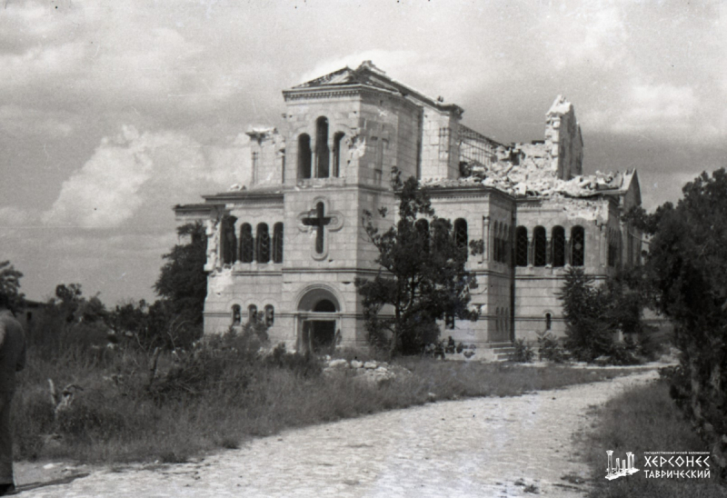 Херсонес. Разрушенный в войну Владимирский собор.