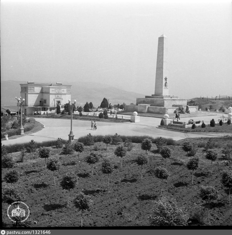 Сапун - гора. Обелиск славы и парк
