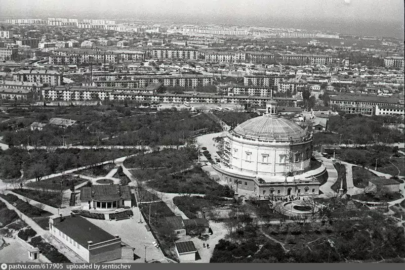 Вид с воздуха на Панораму, Исторический бульвар и Город.