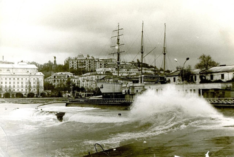 Шторм на Хрусталке. Начало 80-х