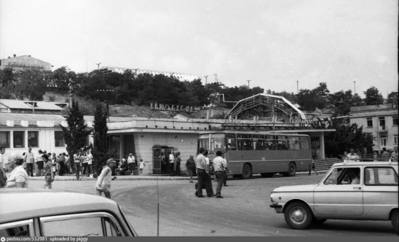 Автостанция у Центрального рынка. 1973 г.