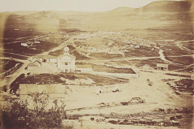 Балаклава. Крымская война. Фото Джеймса Робертсона. Храм в Кадыковке.