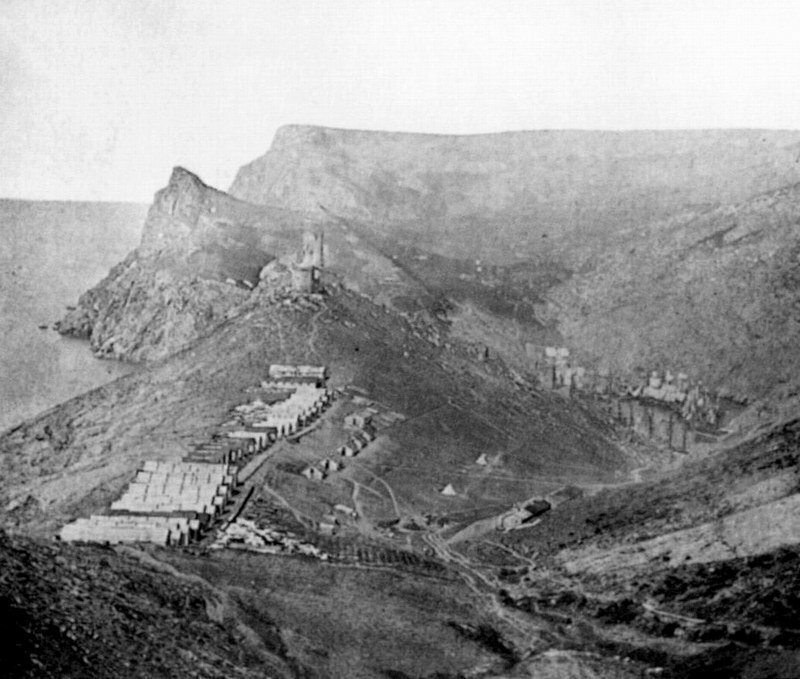 Балаклава. Крымская война. Лагерь англичан у Генуэзской крепости.