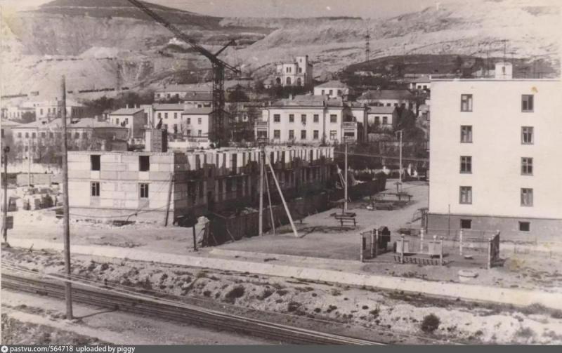 Балаклава. Строительство домов на улице Новикова. Середина 50-х годов