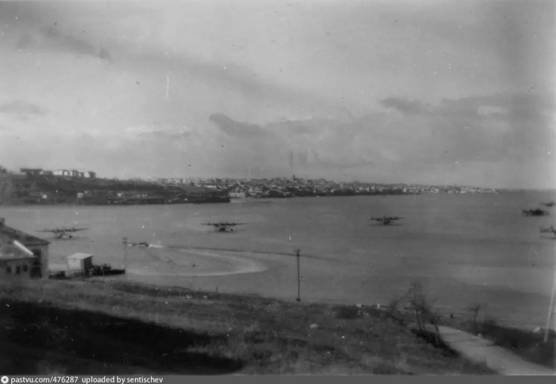 Бухта Голландия. Немецкие гидросамолеты. 1943 г