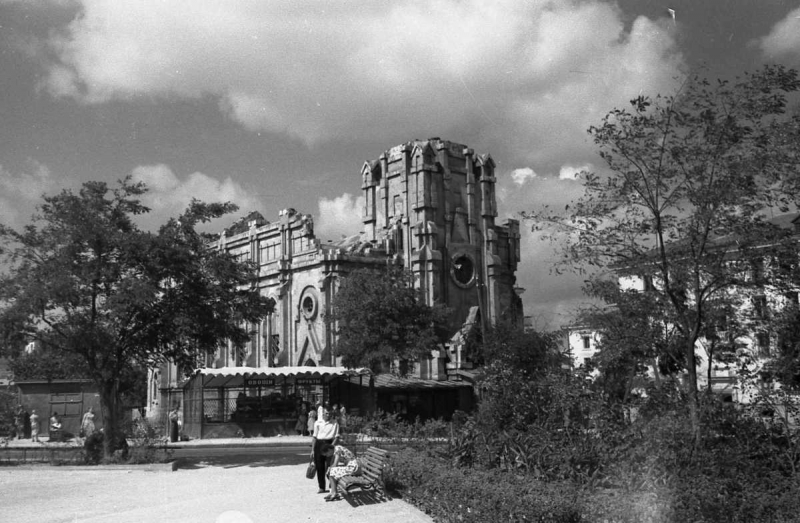 Бывший костел на Ушакова.