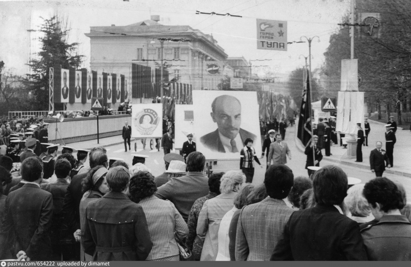 Демонстрация в Севастополе, посвященная 7 ноября