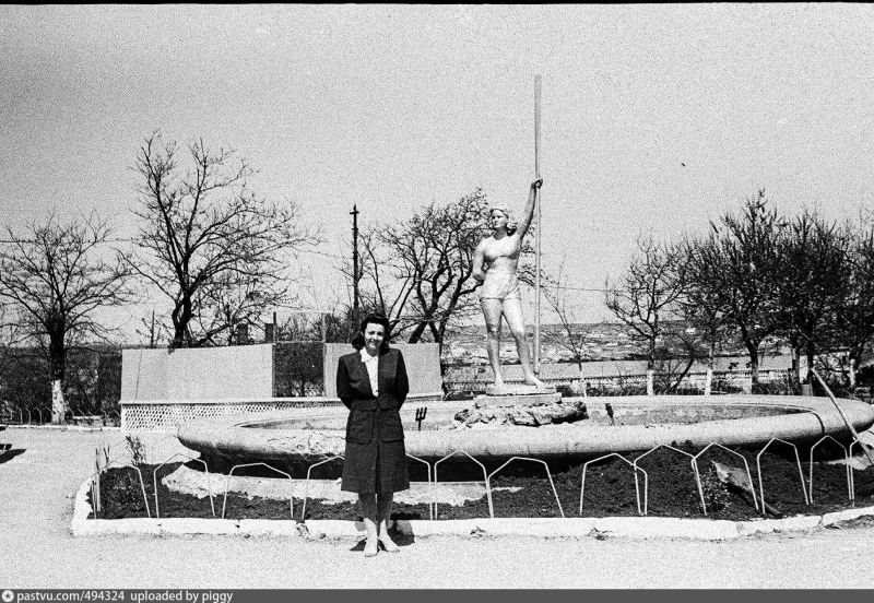 Девушка с веслом на водной станции КЧФ