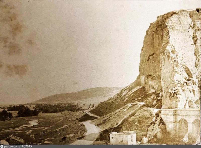 Дорога из Инкермана в Балаклаву. 1870 г.