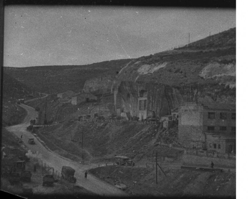 Дорога на Севастополь через Каменоломный овраг. (через Шампаны). 1942 год.