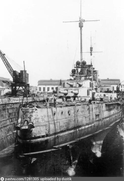 Гебен в Северном доке Морзавода на Северной стороне. 1918 г.