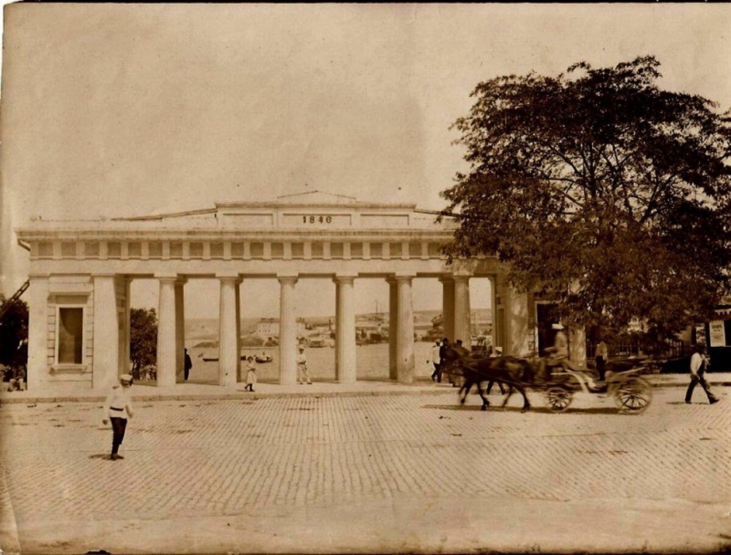 Графская пристань. До революции............