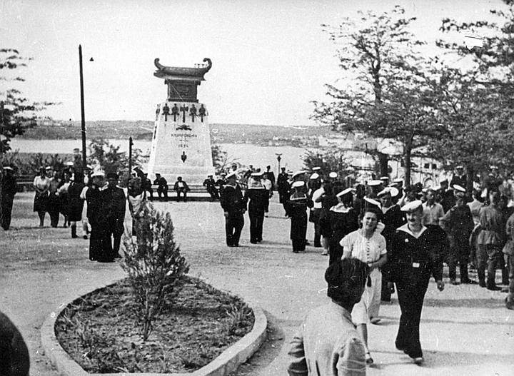 Гуляния на Матроссом бульваре