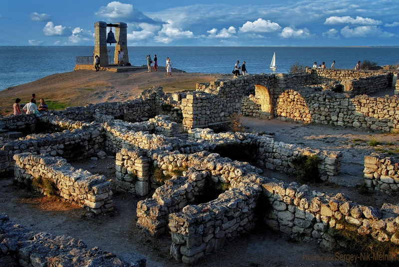 Херсонес. Раскопки и туманный колокол