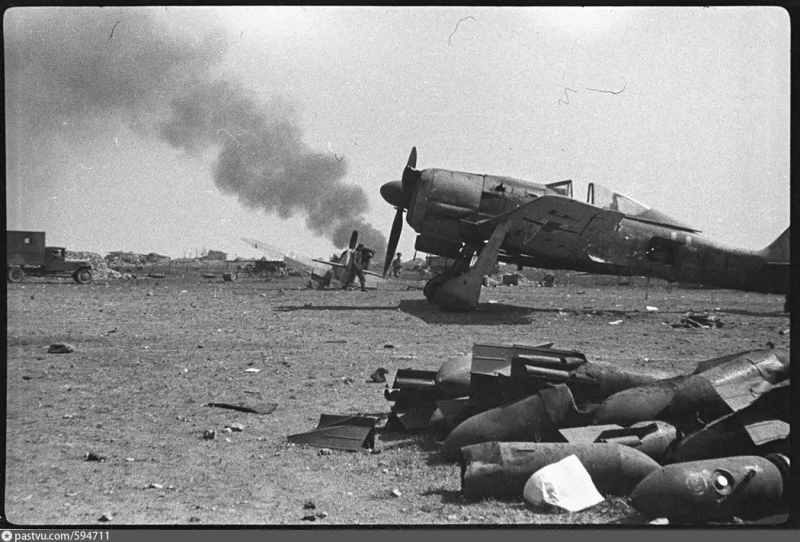 Херсонесский аэродром. 1944 г.