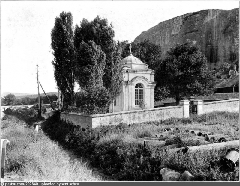 Инкерман. Часовня у нижней части Каменоломной балки. Начало 20-го века