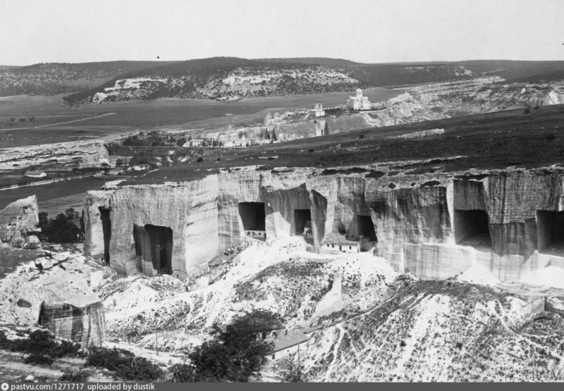 Инкерман. Каменоломни в Каменоломном овраге. 1918 г.