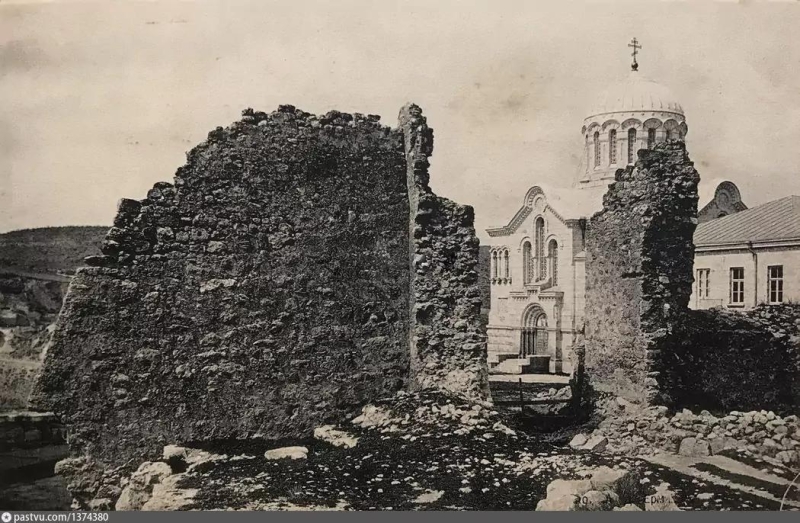 Инкерман. Церковь святого Николая в крепости Каламита. 1915 г.