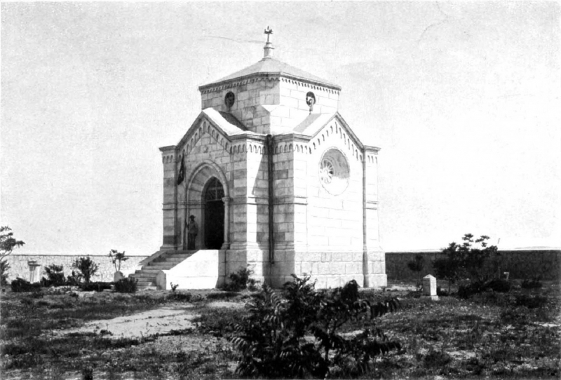 Итальянское_кладбище_часовня_l