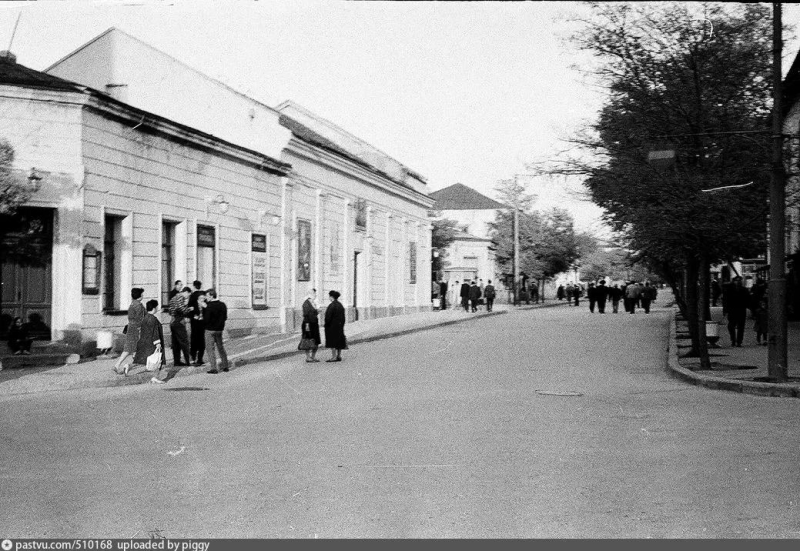 Клуб профсоюзов. (в конце 60-х годов здание было снесено)
