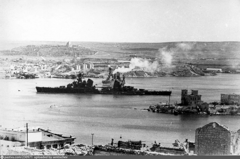 Крейсера в Севастопольской бухте