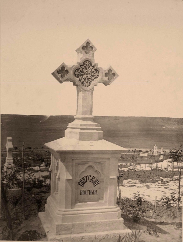 Крест на братской могиле Братского кладбища. 1875 г.